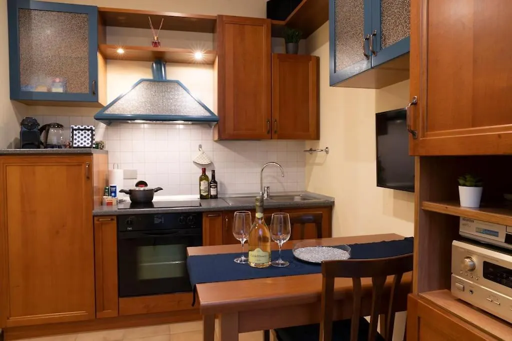 Free Parking, Netflix & Wi-Fi In Verona Italy